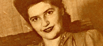 Grete Mostny en 1945. En esta fotografía la doctora Grete Mostny luce un collar egipcio formado por cuentas de cristal que formaron parte de cofias de momias (pie de foto de la entrevista original).