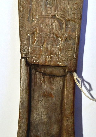 Figura 2: Tableta estilo Tiwanaku, San Pedro de Atacama, colección MNHN